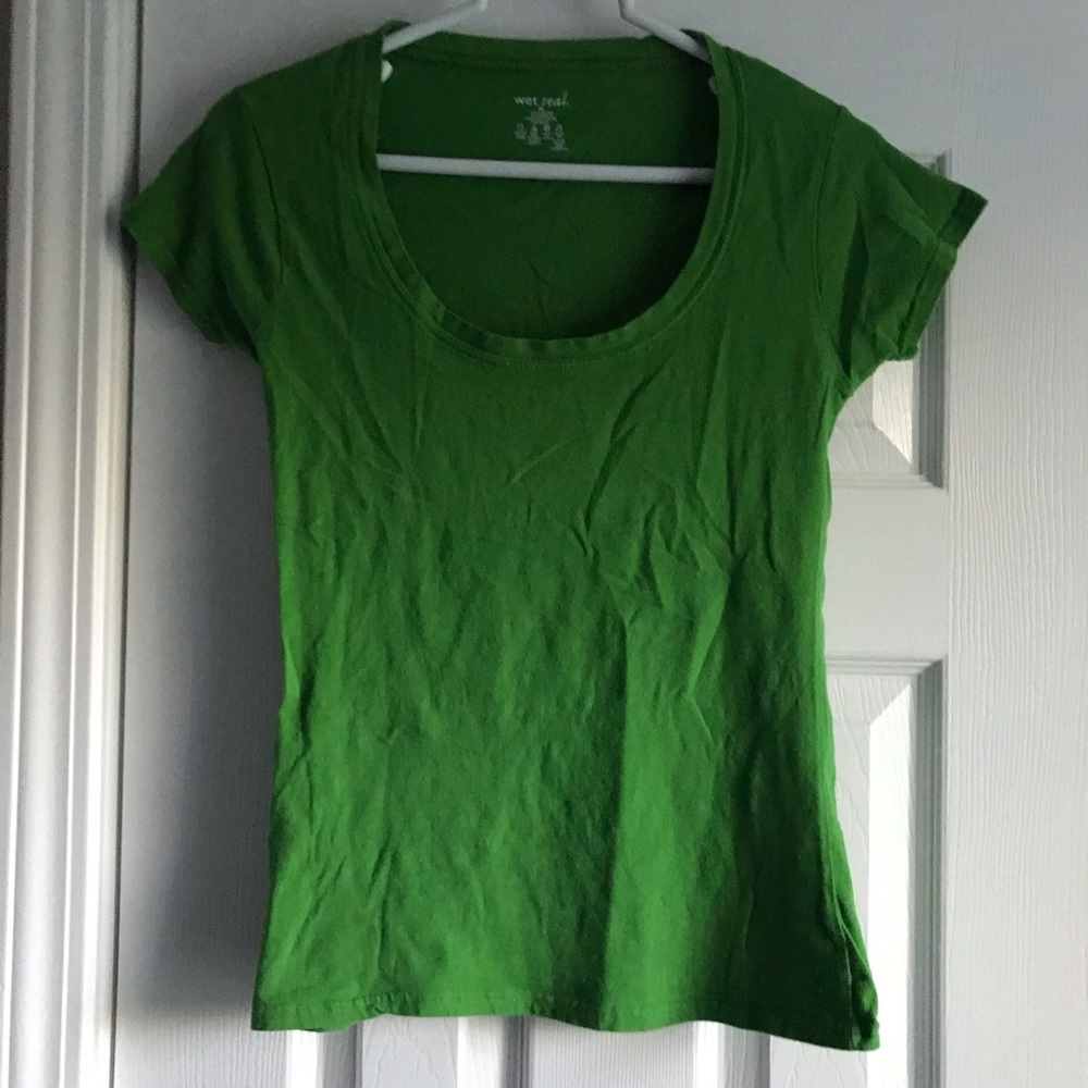 3 For $12🌻 Basic Green Tee